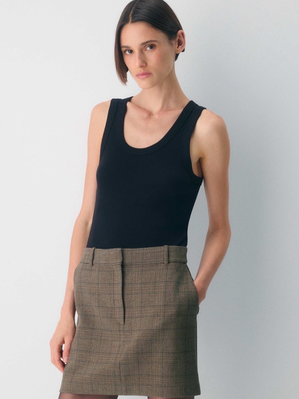 Aritzia Chisel Skirt